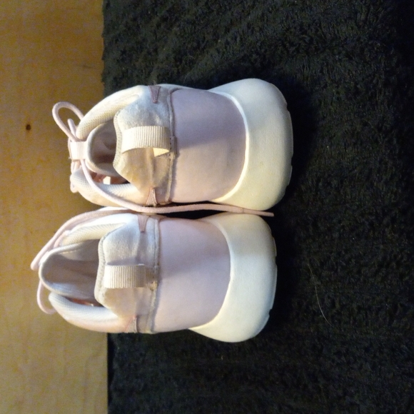 Nike shoe - Picture 5 of 6